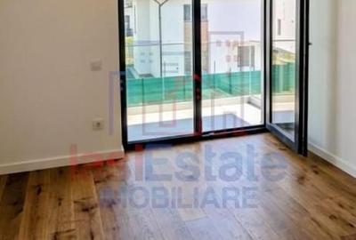 Casă cu 4 camere decomandat cu Teren 300 Mp în Bârnova