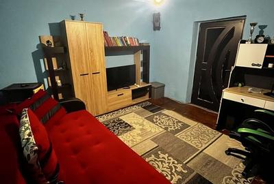 Casă cu 3 camere în Pecineaga