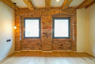 Apartament cu 3 camere decomandat în Centrul Istoric