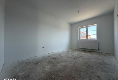 Casă cu 3 camere cu Teren 463 Mp în Șag