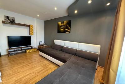 Apartament cu 3 camere decomandat în Nicolina