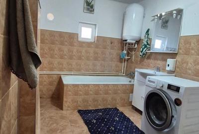 Casă cu 4 camere cu Teren 1800 Mp în Central - 2