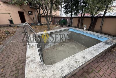 Casă cu 4 camere cu Canalizare în Lupeni