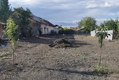 Teren de 1200 mp, în Stâlpu