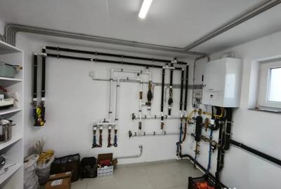 Casă cu 5 camere cu Teren 2000 Mp în Volovăț - 2