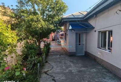 Casă cu 3 camere decomandat în 16 Februarie