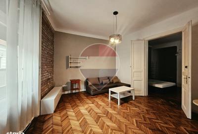Apartament cu 3 camere în Central - 1