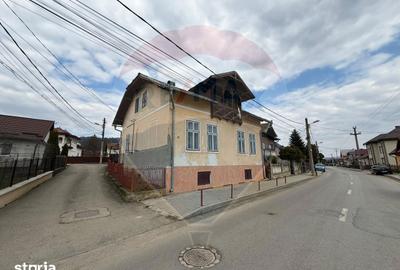Casă cu 4 camere cu Teren 250 Mp în Central - 5