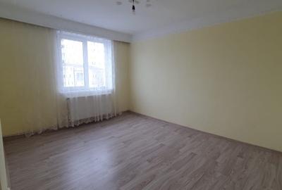 Apartament cu 3 camere decomandat în Central - 1