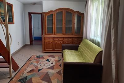 Apartament cu 3 camere decomandat în Exterior Vest