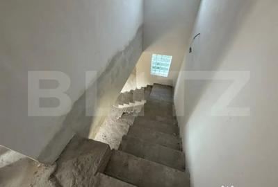 Casă cu 5 camere cu Teren 1500 Mp în Central