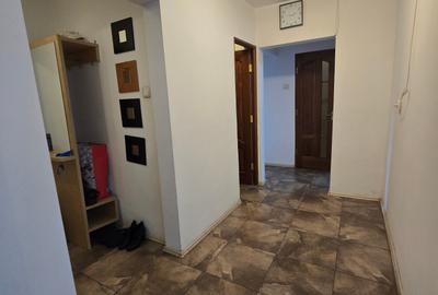 Apartament cu 3 camere decomandat în Drumul Sării - 5