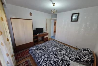 Apartament cu 3 camere decomandat în Hotvon