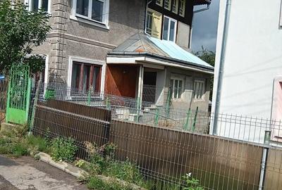 Casă cu 4 camere în Central - 1
