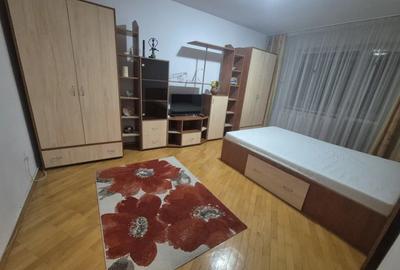 Garsonieră decomandată în Gorjului