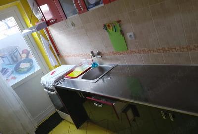 Apartament cu 2 camere semidecomandat în Micro 6