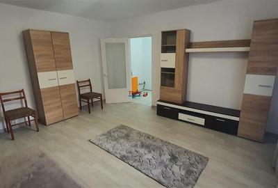 Apartament cu 2 camere semidecomandat în Cetate
