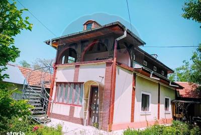 Casă cu 4 camere cu Teren 1129 Mp în Cunești