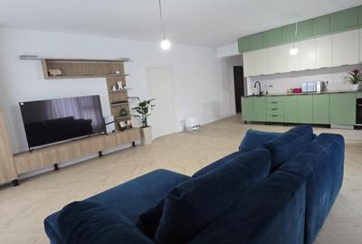 Apartament cu 3 camere semidecomandat în Băneasa