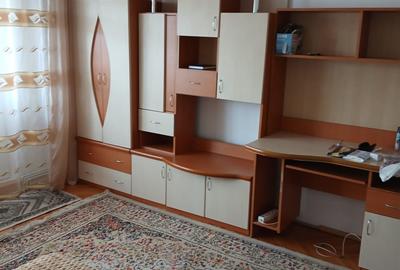 Garsonieră decomandată în Nicolina