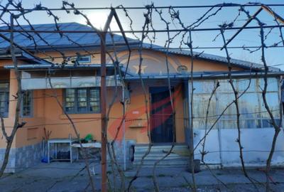 Casă individuală cu 5 camere cu Canalizare în Central - 24