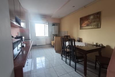 Apartament cu 2 camere decomandat în Capitol