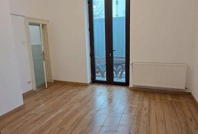 Casă cu 3 camere cu Canalizare în Central - 7