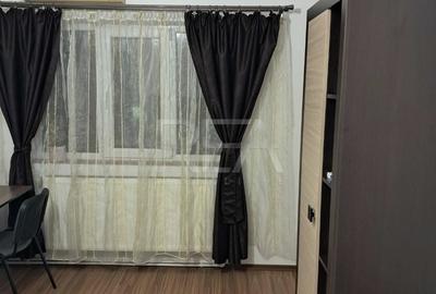 Apartament cu 3 camere decomandat, mobilat în Uverturii