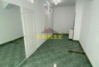 Spațiu comercial, de 70 mp, în Central