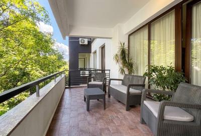 Apartament cu 2 camere semidecomandat, mobilat în Pajura