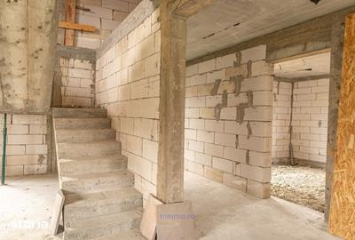 Casă cu 5 camere cu Teren 1440 Mp în Poduri - 13