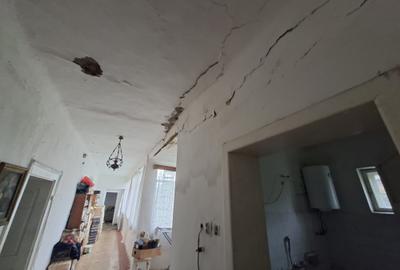 Casă cu 4 camere în Central