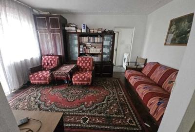 Apartament cu 3 camere semidecomandat în Central - 8