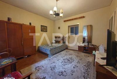 Casă cu 4 camere cu Teren 374 Mp în Central