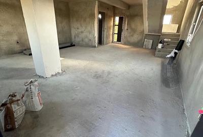 Casă cu Teren 300 Mp în Central