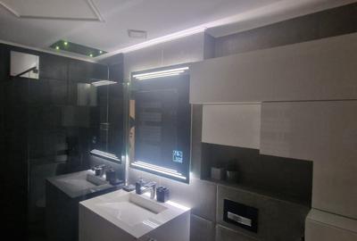 Apartament cu 4 camere decomandat în Central