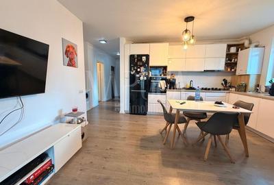 Apartament cu 3 camere semidecomandat, mobilat în Florești
