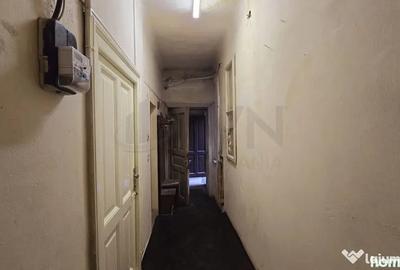 Apartament cu 3 camere semidecomandat în Romană