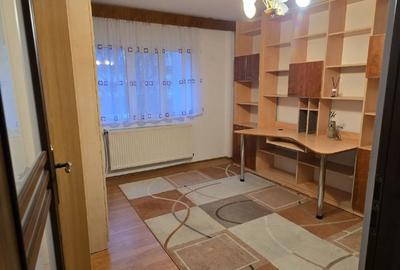Apartament cu 2 camere decomandat, mobilat în Cug