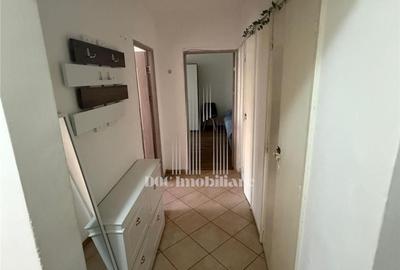Apartament cu 2 camere decomandat în Titan