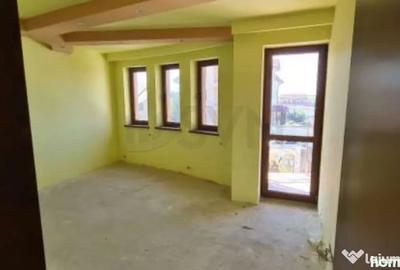 Casă cu 6 camere cu Teren 390 Mp în Central