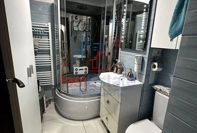 Apartament cu 3 camere semidecomandat în Filiași