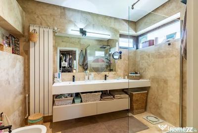 Casă cu 5 camere cu Teren 497 Mp în Corbeanca