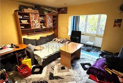 Apartament cu 3 camere decomandat în Vlădeasa - 9