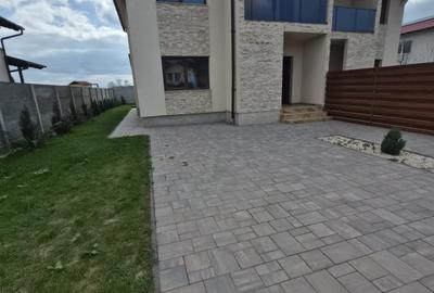 Casă cu 4 camere cu Teren 300 Mp în Sud-Est - 2