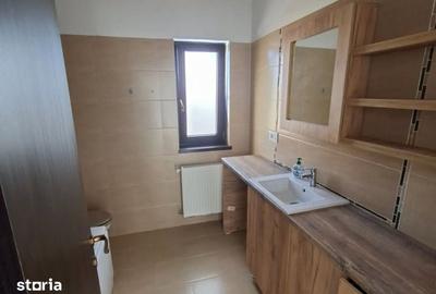 Apartament cu 3 camere decomandat în Valea Lupului