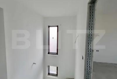 Casă cu 5 camere cu Teren 589 Mp în Săcălaz