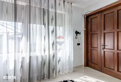 Casă cu 5 camere cu Teren 965 Mp în Bucov