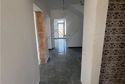 Casă cu 6 camere cu Teren 340 Mp în Prelungirea Ghencea - 16
