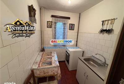 Apartament cu 3 camere semidecomandat în Micro 14
